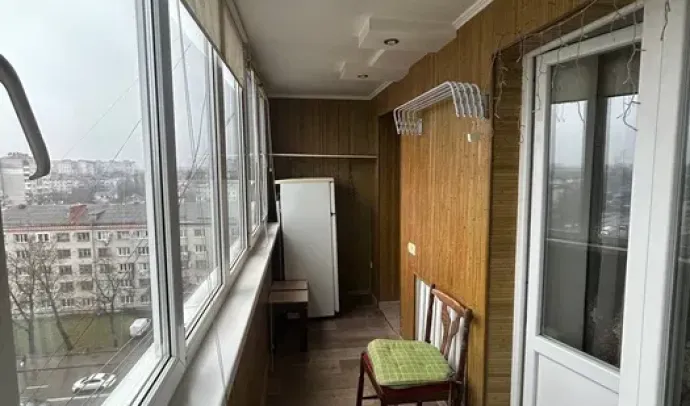 1090 Однокімнатна в центрі